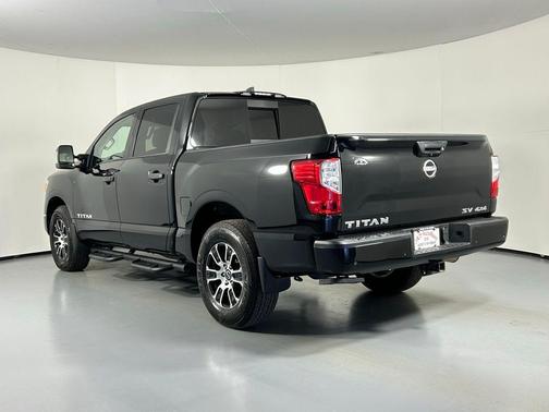 2024 Nissan Titan SV