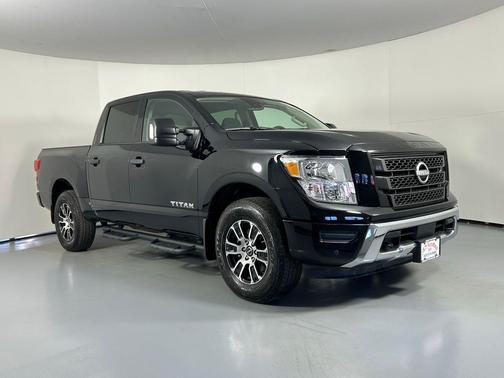 2024 Nissan Titan SV