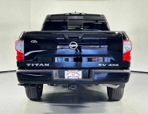 2024 Nissan Titan SV