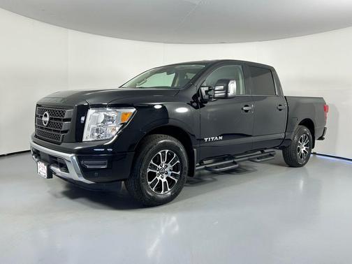 2024 Nissan Titan SV