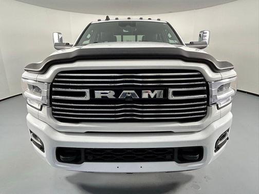 2020 RAM 3500 Laramie Crew Cab 4x4 8' Box