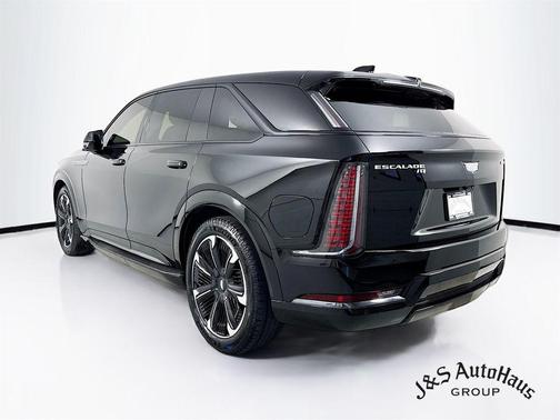 2025 Cadillac Escalade IQ Sport 1