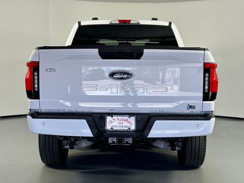 Oxford White 2022 Ford F-150 Lightning XLT