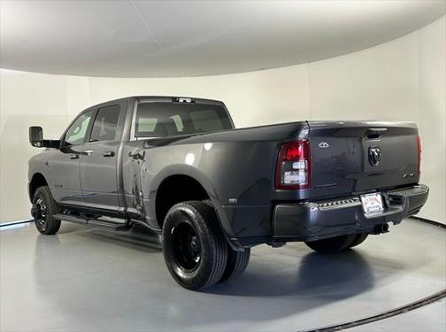 2022 RAM 3500 Big Horn Crew Cab 4x4 8' Box
