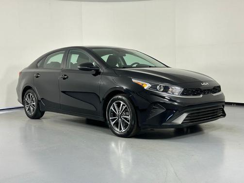 Aurora Black 2023 Kia Forte LXS