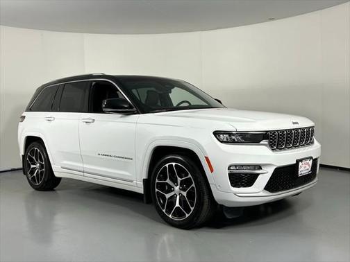 2022 Jeep Grand Cherokee Summit