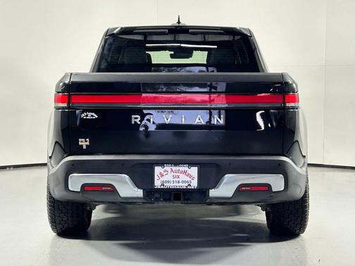 2022 Rivian R1T Adventure