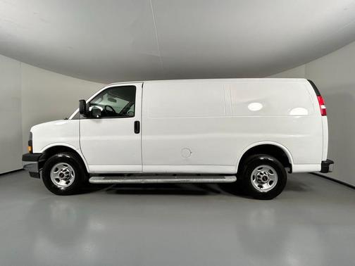 2022 GMC Savana 2500 Work Van