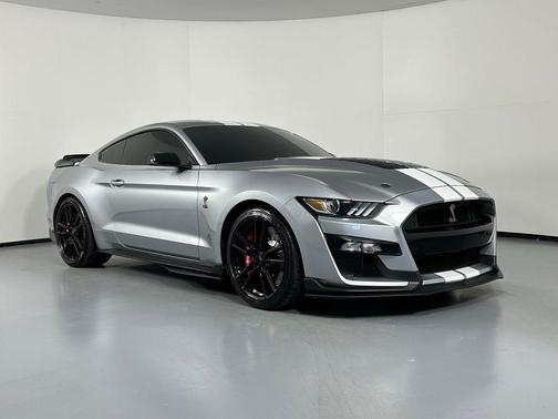 2022 Ford Shelby GT500 Base