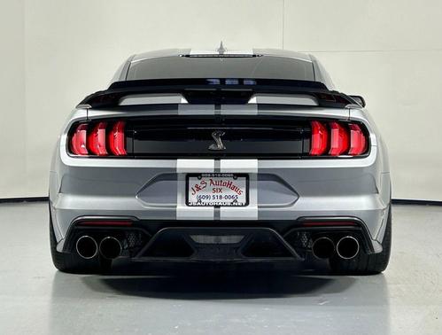 2022 Ford Shelby GT500 Base