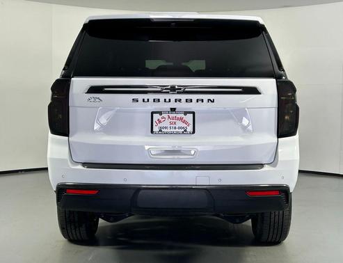 2022 Chevrolet Suburban 4WD Z71