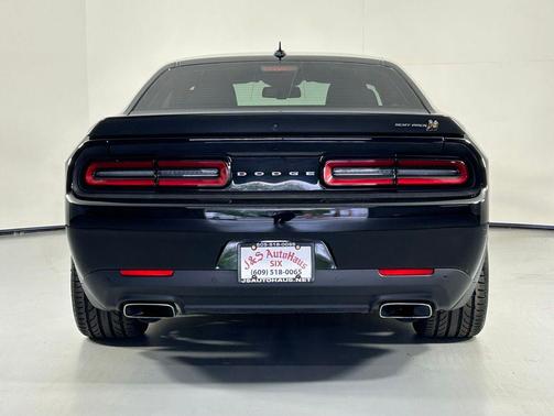Pitch Black Clearcoat 2022 Dodge Challenger R/T Scat Pack Widebody