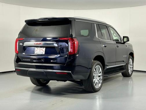 Midnight Blue Metallic 2022 GMC Yukon SLT