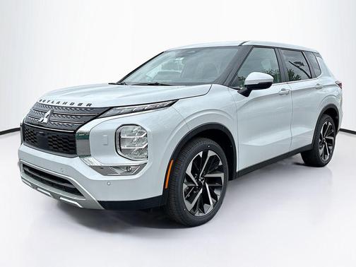 2024 Mitsubishi Outlander SE Black Edition w/Pano Roof S-AWC