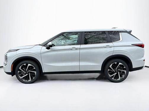 2024 Mitsubishi Outlander SE Black Edition w/Pano Roof S-AWC
