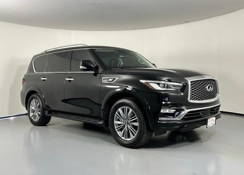 2023 INFINITI QX80 Luxe