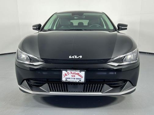 Aurora Black Pearl 2024 Kia EV6 Light Long Range
