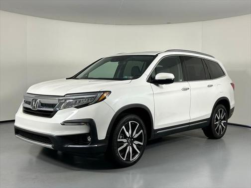 2022 Honda Pilot Touring 8-Passenger
