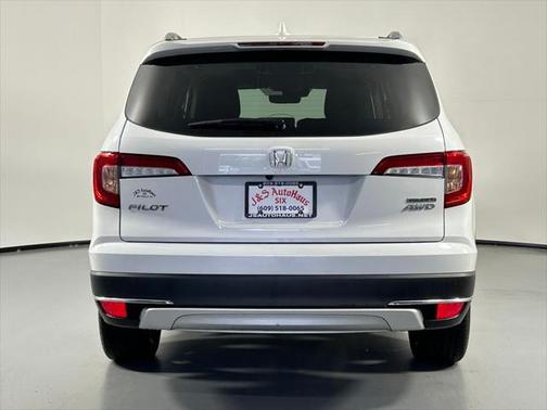 2022 Honda Pilot Touring 8-Passenger