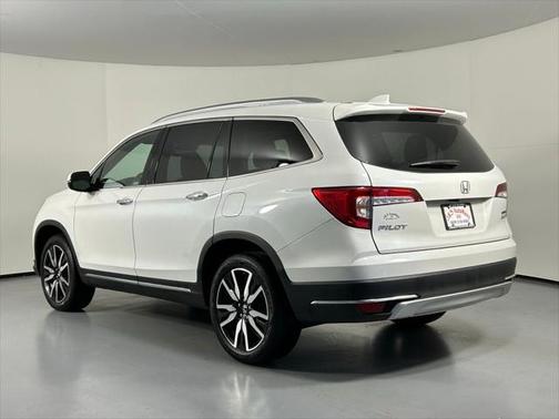 2022 Honda Pilot Touring 8-Passenger