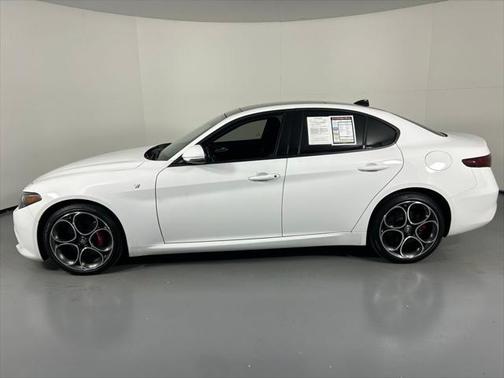 2022 Alfa Romeo Giulia Ti