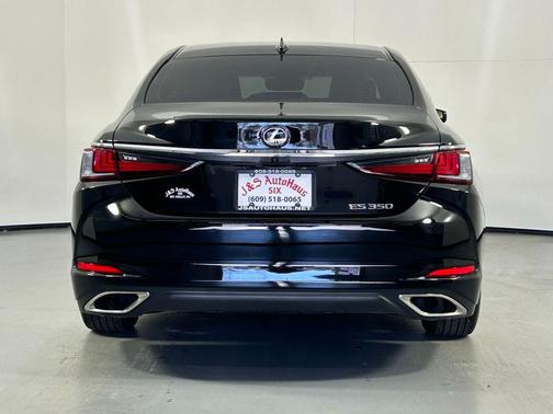 2022 Lexus ES 350 Base