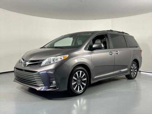 2018 Toyota Sienna XLE