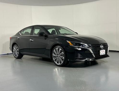 Super Black Clearcoat 2025 Nissan Altima 2.5 SL
