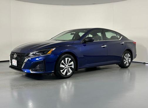 Deep Blue Pearl 2024 Nissan Altima S FWD