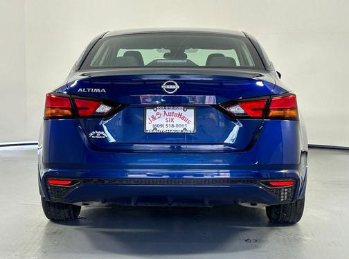Deep Blue Pearl 2024 Nissan Altima S FWD