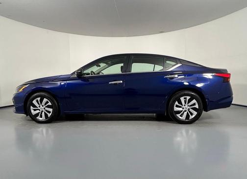 Deep Blue Pearl 2024 Nissan Altima S FWD