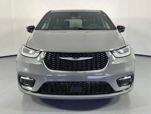 Ceramic Gray Clearcoat 2025 Chrysler Pacifica L