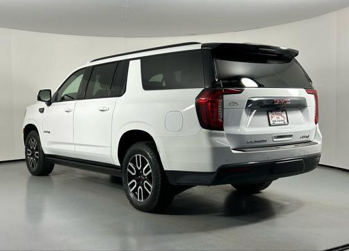 2023 GMC Yukon XL 4WD AT4