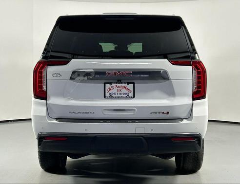2023 GMC Yukon XL 4WD AT4