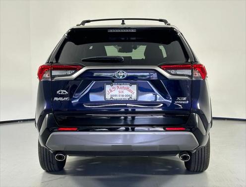 2020 Toyota RAV4 Hybrid SE