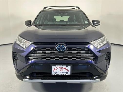 2020 Toyota RAV4 Hybrid SE