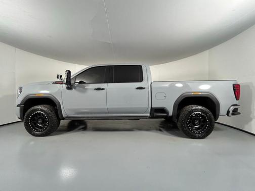 2024 GMC Sierra 2500 SLT