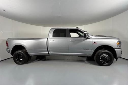 2023 RAM 3500 Laramie Crew Cab 4x4 8' Box