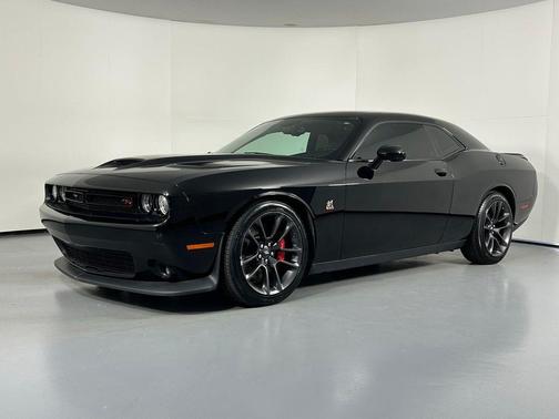 Sinamon Stick 2022 Dodge Challenger R/T Scat Pack