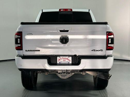 2020 RAM 2500 Laramie Crew Cab 4X4 6'4' Box