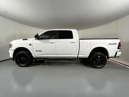 2020 RAM 2500 Laramie Crew Cab 4X4 6'4' Box