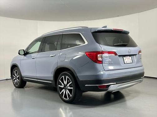 2022 Honda Pilot Touring 8-Passenger