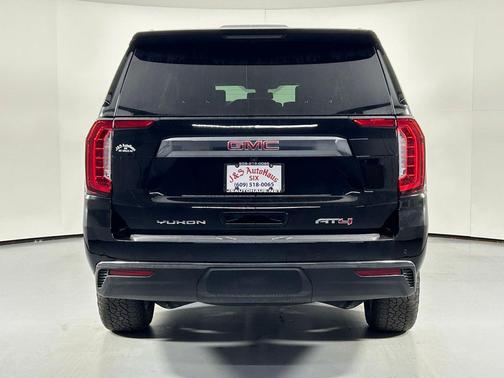2022 GMC Yukon XL AT4
