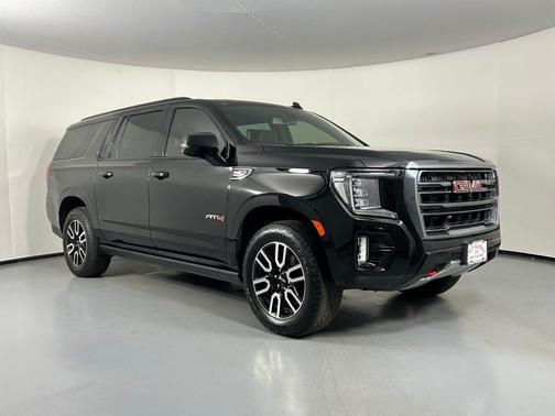 2022 GMC Yukon XL AT4