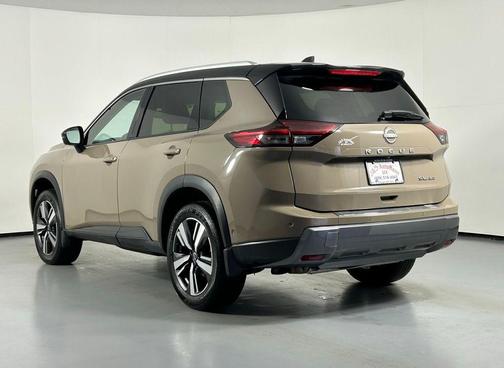 Baja Storm Metallic/Super Black 2024 Nissan Rogue SL