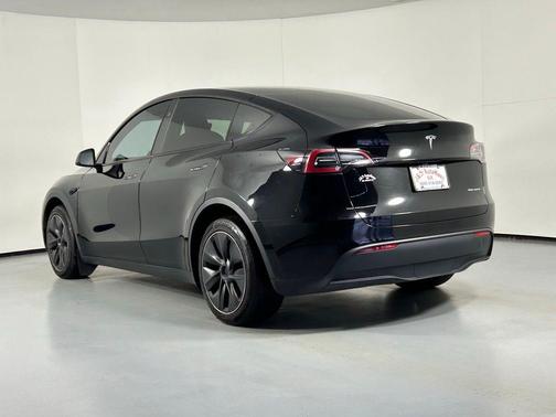 2024 Tesla Model Y Long Range Dual Motor All-Wheel Drive