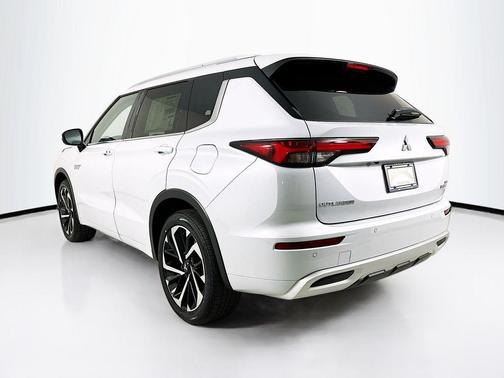 2024 Mitsubishi Outlander PHEV SEL