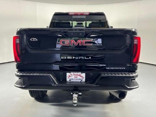 Onyx Black 2024 GMC Sierra 2500 Denali