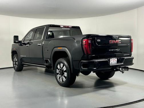 Onyx Black 2024 GMC Sierra 2500 Denali