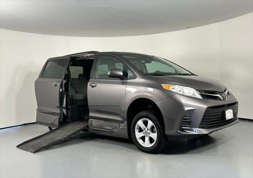 2020 Toyota Sienna LE